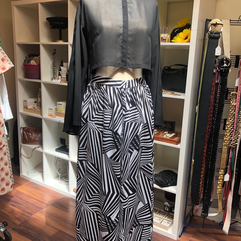 Alice + Olivia black/ white geometric print Pant